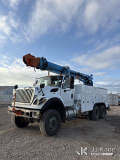 Altec DM47B-TR, 15,000 Lb Digger Derrick