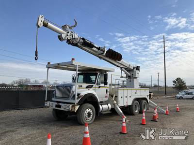 Altec D3060B-TR, 25,250 Lb Digger Derrick