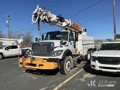 Altec D3060A-TR, 25,250 Lb Digger Derrick