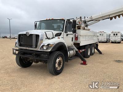 Altec D2050A-TR, 30,000 Lb Digger Derrick