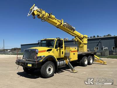 Altec D4060-TR, 30,000 Lb Digger Derrick