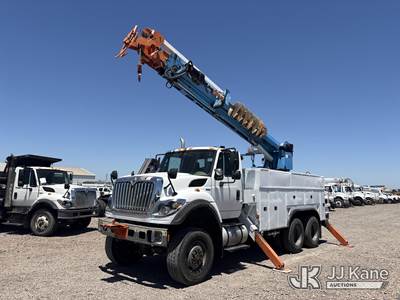Altec DM47B-TR, 15,000 Lb Digger Derrick