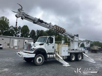 Altec D4060-TR, 19,240 Lb Digger Derrick