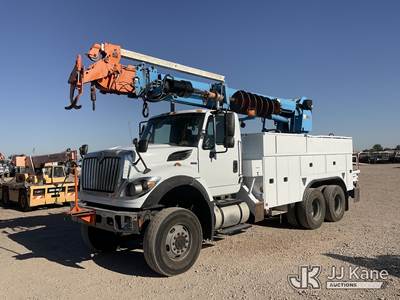 Altec DM47B-TR, 15,000 Lb Digger Derrick
