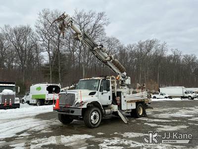 Altec DM47BBC, 17,730 Lb Digger Derrick