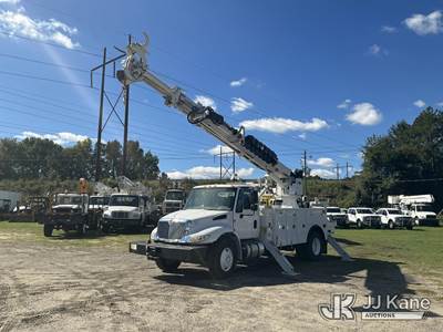 Altec DM47B-TR, 23,790 Lb Digger Derrick