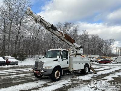 Altec DM47-TR, 23,790 Lb Digger Derrick