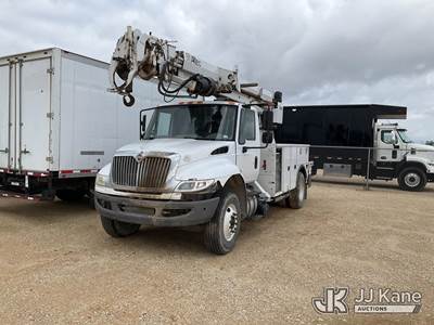 Altec DC47-TR, 23,790 Lb Digger Derrick
