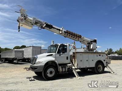 Altec DM47B-TR, 23,790 Lb Digger Derrick