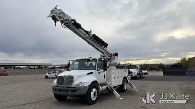 Altec DM47B-TR, 23,790 Lb Digger Derrick