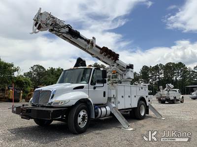 Altec DC47-TR, 23,790 Lb Digger Derrick