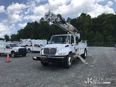 Altec DM47 TR, 23,790 Lb Digger Derrick
