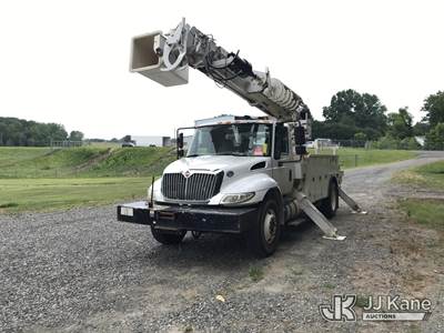 Altec DM47B-TR, 23,790 Lb Digger Derrick