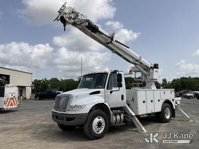 Altec DC47-TR, 23,790 Lb Digger Derrick