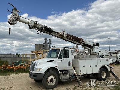 Altec DC47-TR, 23,790 Lb Digger Derrick