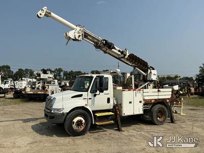 Altec DL42-BC, 21,120 Lb Digger Derrick