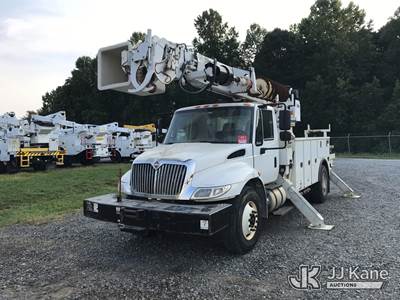 Altec DM47B-TR, 23,790 Lb Digger Derrick