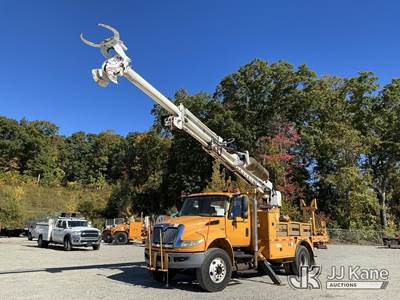 Altec DM47BC, 17,730 Lb Digger Derrick