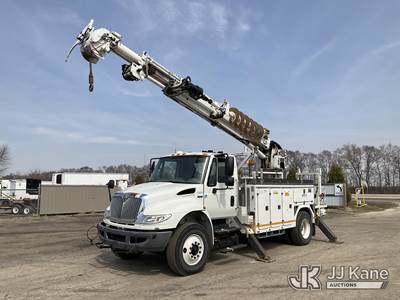 Altec DL45-BR, 19,820 Lb Digger Derrick