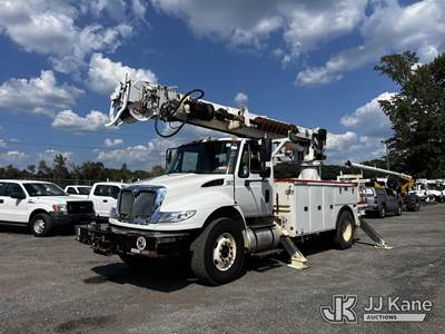 Altec DM47B-TR, 23,790 Lb Digger Derrick