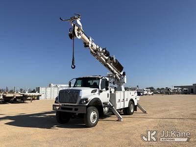 International HV507 Tracked Digger Derrick