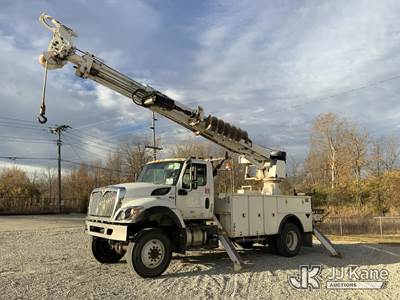 Altec DC47-TR, 23,790 Lb Digger Derrick