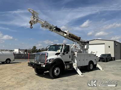 Altec DM47B-TR, 23,790 Lb Digger Derrick