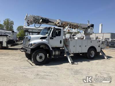Altec DC47-TR, 23,790 Lb Digger Derrick