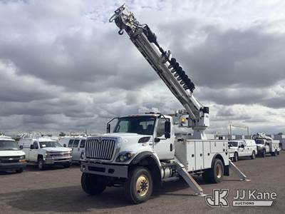 Altec DM47B-TR, 23,790 Lb Digger Derrick