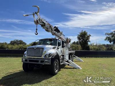 Altec DT65, 30,000 Lb Digger Derrick