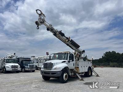 Altec DC47-TR, 23,790 Lb Digger Derrick