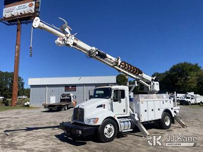 Altec DM47-TR, 23,790 Lb Digger Derrick