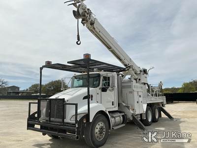 Altec D2050-TR, 30,000 Lb Digger Derrick