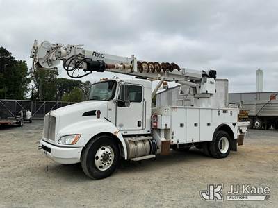 Altec DM47BTR, 23,790 Lb Digger Derrick