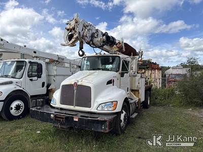 Altec DM47, 23,790 Lb Digger Derrick