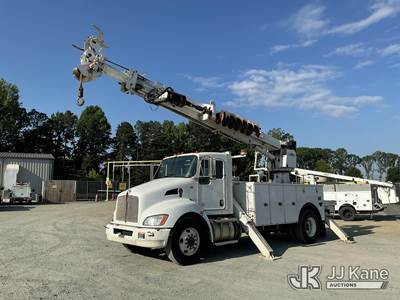 Altec DM47-BTR, 23,790 Lb Digger Derrick