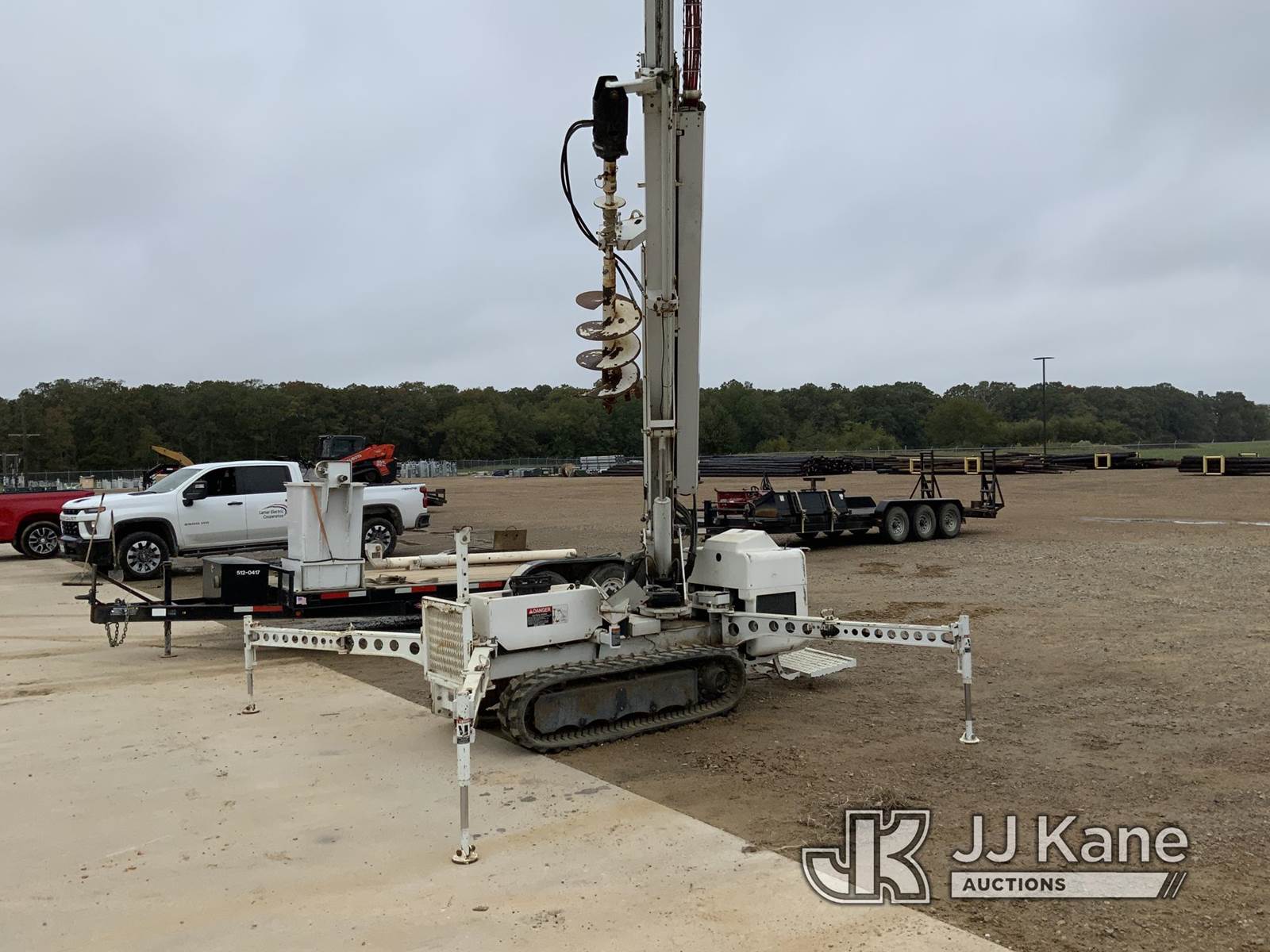 2006 Altec DB35, 3,000 Lb Back Yard Digger Derrick For Sale, 326 Hours
