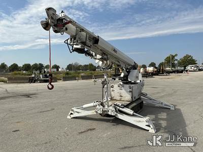 Altec DB37, 3,800 Lb Back Yard Digger Derrick
