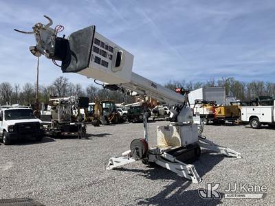 Altec DB37, 3,800 Lb Back Yard Digger Derrick