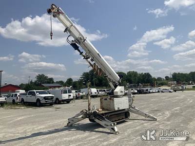 Altec DB37, 3,800 Lb Back Yard Digger Derrick