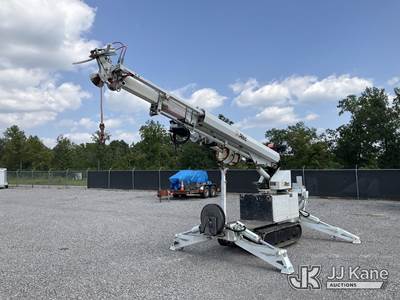 Altec DB37, 3,800 Lb Digger Derrick