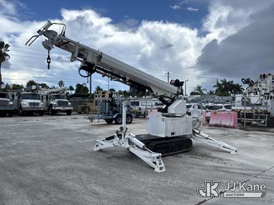 Altec DB37, 3,800 Lb Back Yard Digger Derrick