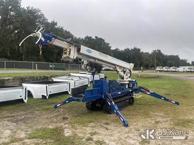 Skylift MDS6000-LP, 40 ft, Backyard Digger Derrick with 4 hyd outriggers, remote, bucket, mounted on Tracked Backyard Carrier,
