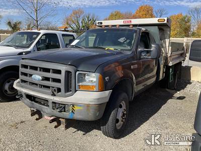 2005 Ford F350 4x4 Dump Truck