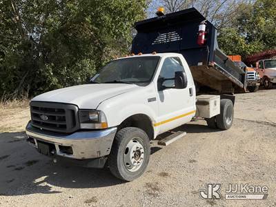 2002 Ford F-550 Regular Cab DRW Dump Truck