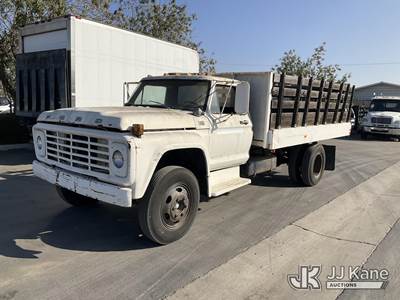 1974 FORD F-600 Dump Truck