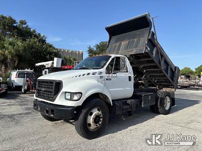 2000 Ford F-650 Dump Truck