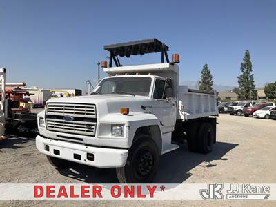 1989 Ford F700 Dump Truck
