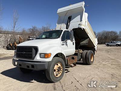 2000 Ford F-750 Regular Cab 2WD DRW Dump Truck