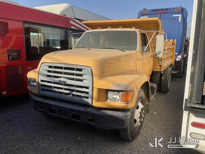 1999 Ford F800 Dump Truck